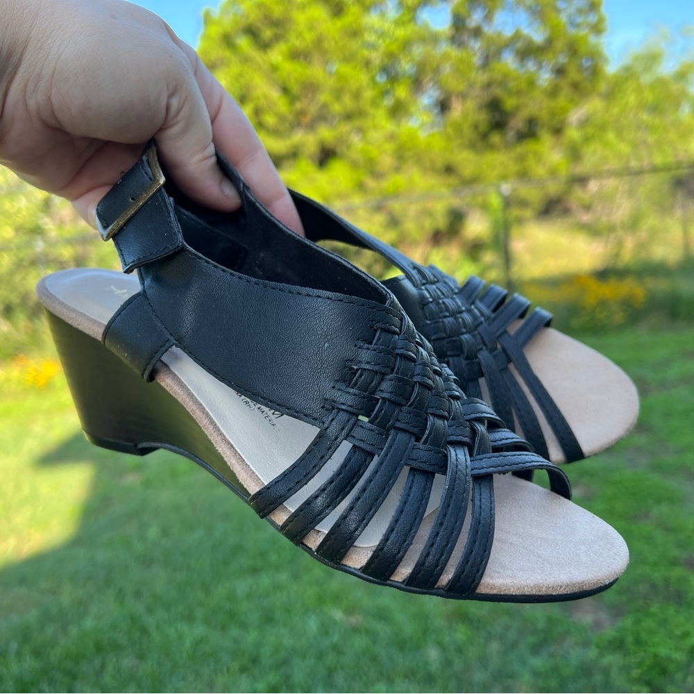 NWOT Angel Steps Weave Wedge Sandal Size 6.5